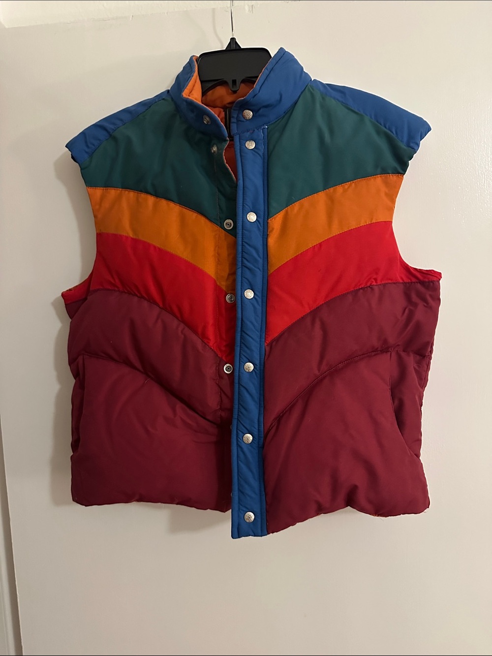Alpine Design Orange Puffer Jacket Label Close-Up